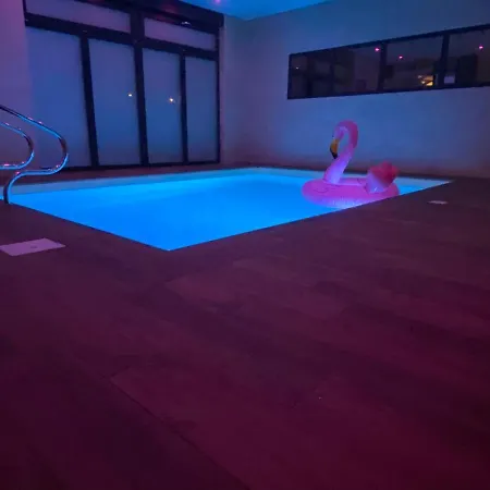 Loft Spa Reims-Fr 250M2 Privatifs, Piscine Interieure Chauffee, Spa Et Parking Exterior photo