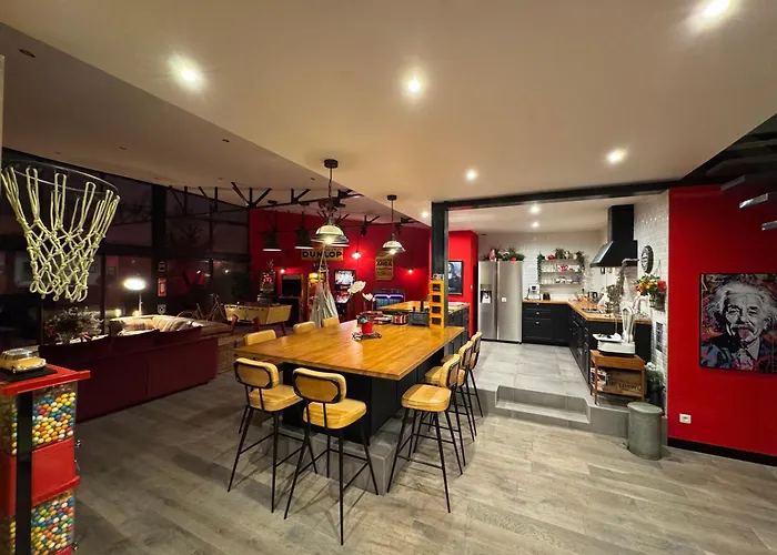 Loft Spa Reims-Fr 250M2 Privatifs, Piscine Interieure Chauffee, Spa Et Parking