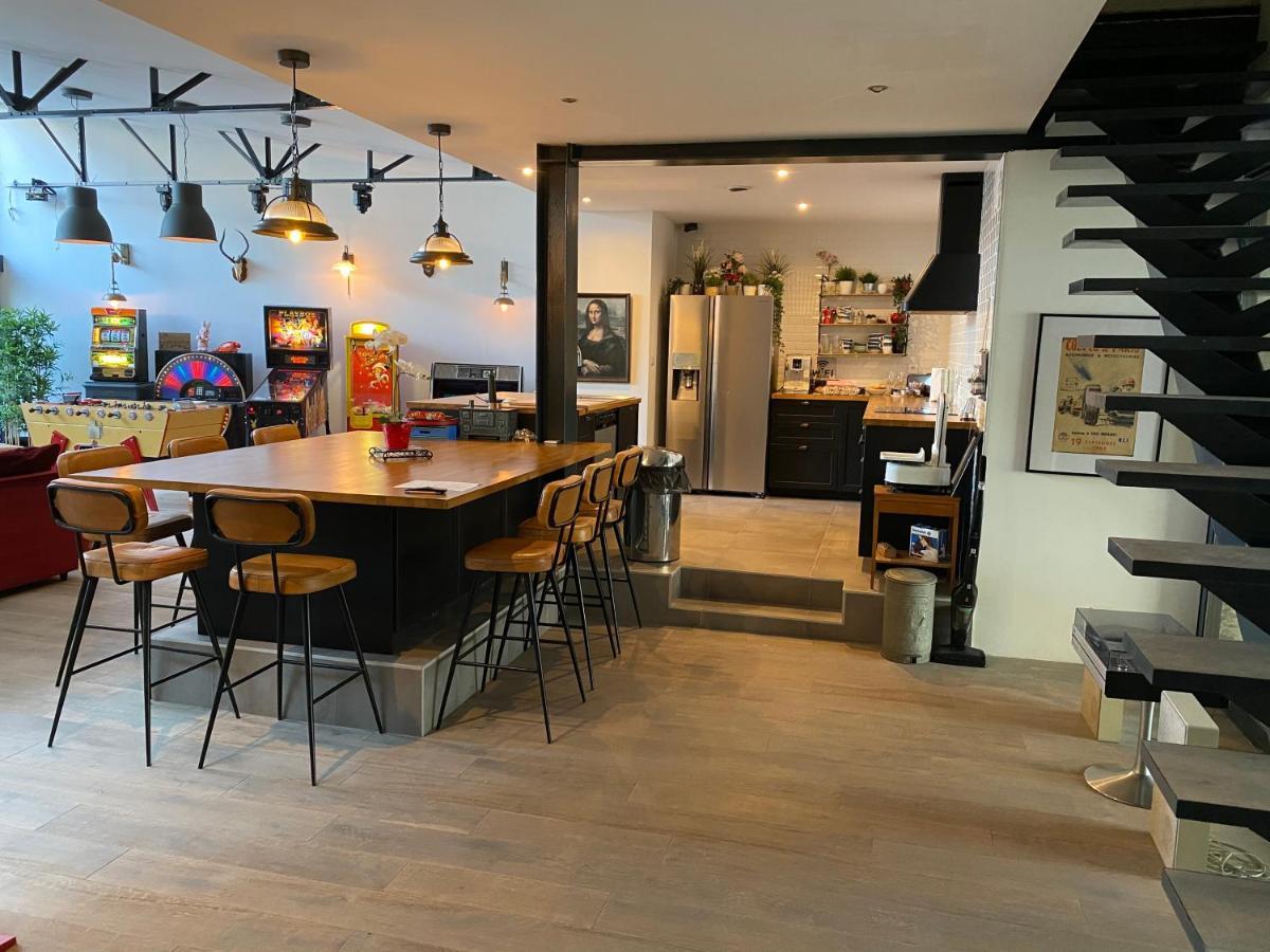 Loft Reims-fr 250m2 Privatifs, Piscine Interieure Chauffee, Et Parking Apartment