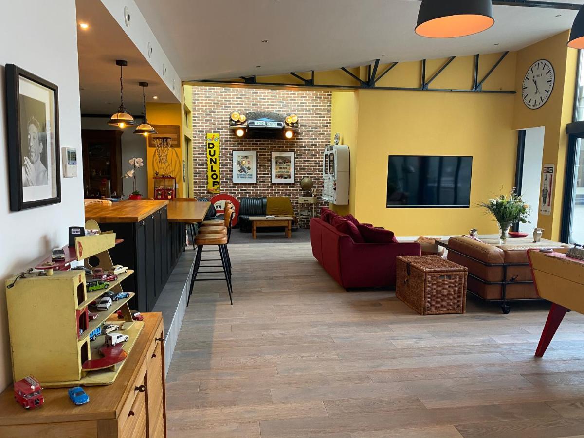 Apartment Loft Reims-fr 250m2 Privatifs, Piscine Interieure Chauffee, Et Parking *