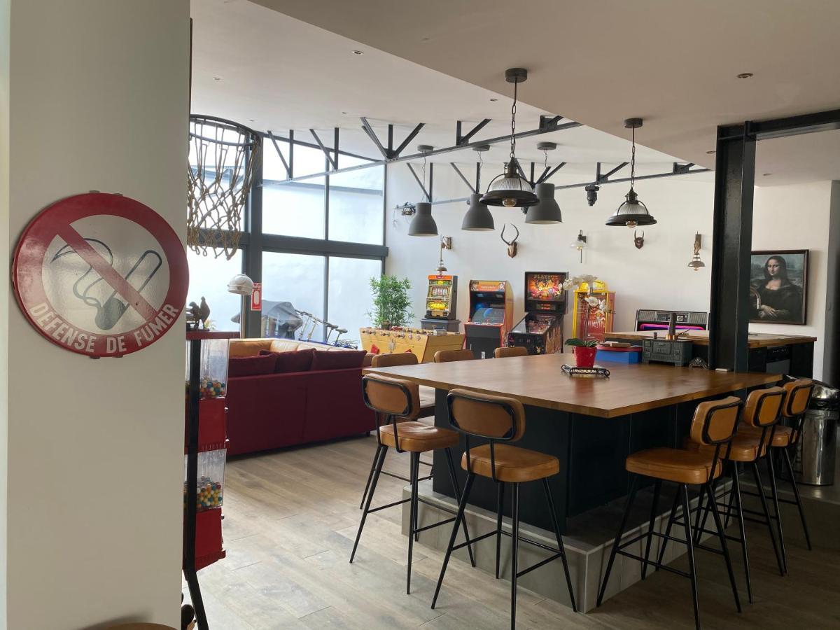 Loft Reims-fr 250m2 Privatifs, Piscine Interieure Chauffee, Et Parking