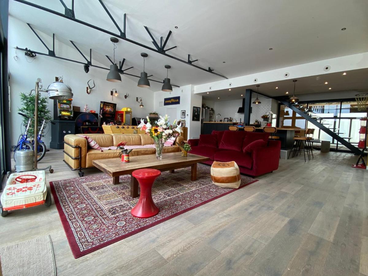 Loft Reims-fr 250m2 Privatifs, Piscine Interieure Chauffee, Et Parking
