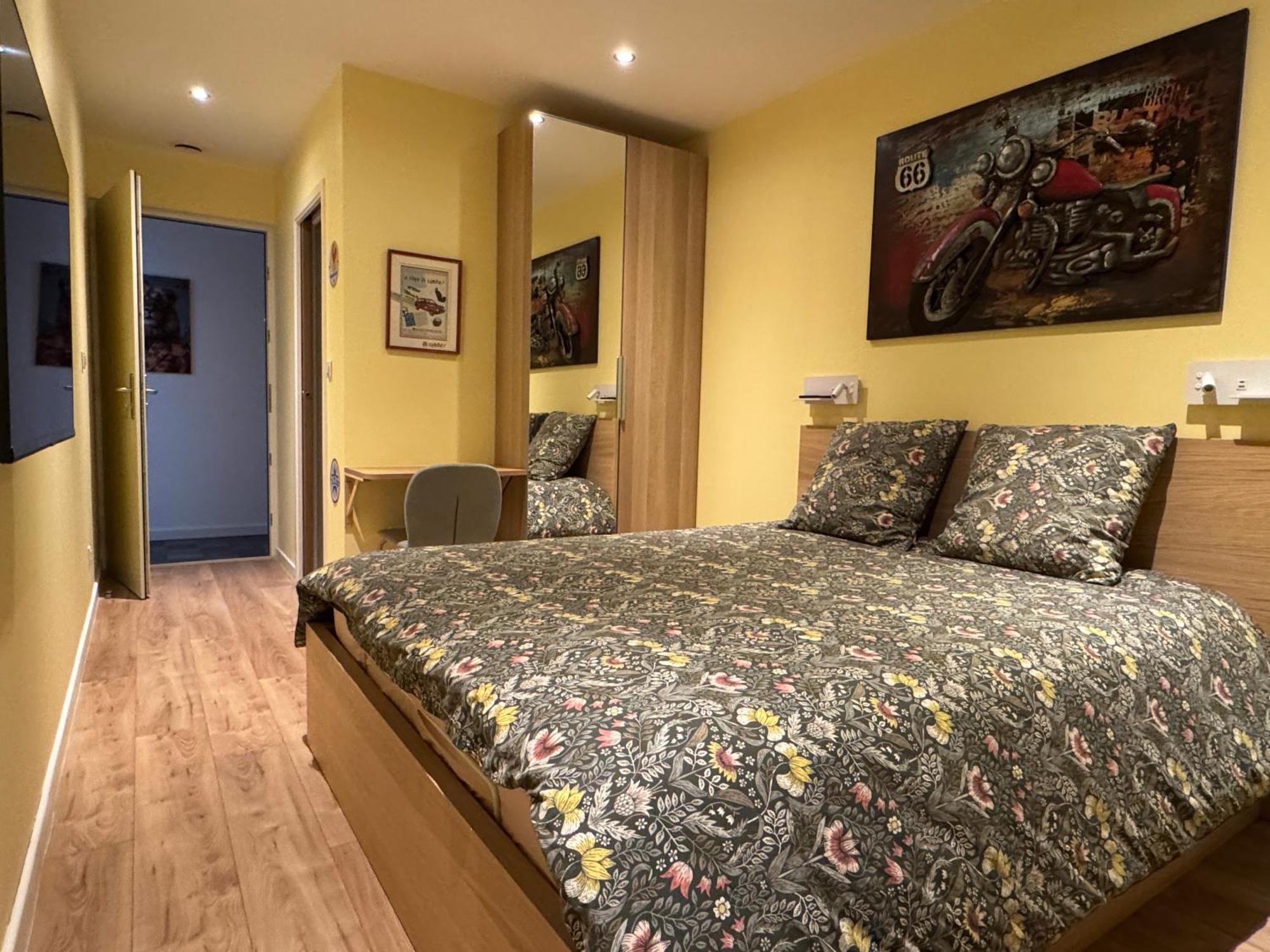 Apartment Loft Reims-fr 250m2 Privatifs, Piscine Interieure Chauffee, Et Parking