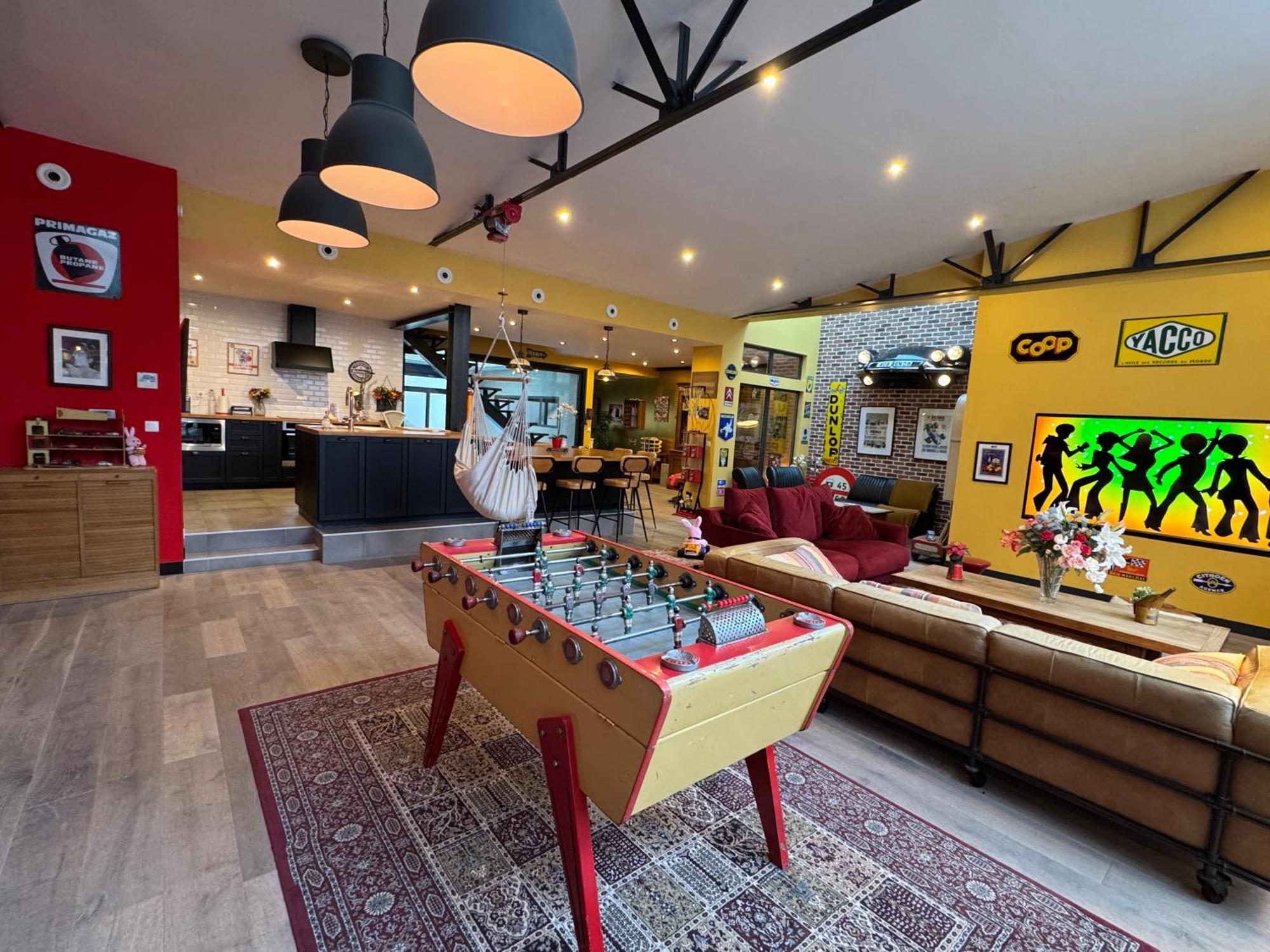 Apartment Loft Reims-fr 250m2 Privatifs, Piscine Interieure Chauffee, Et Parking *